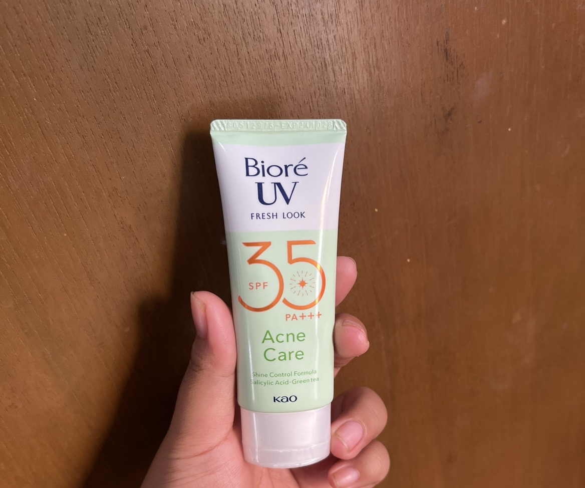 UV Fresh Look Acne Care SPF35  imgfdn-82012f42-c00d-4105-bb6a-5cd38facf65c