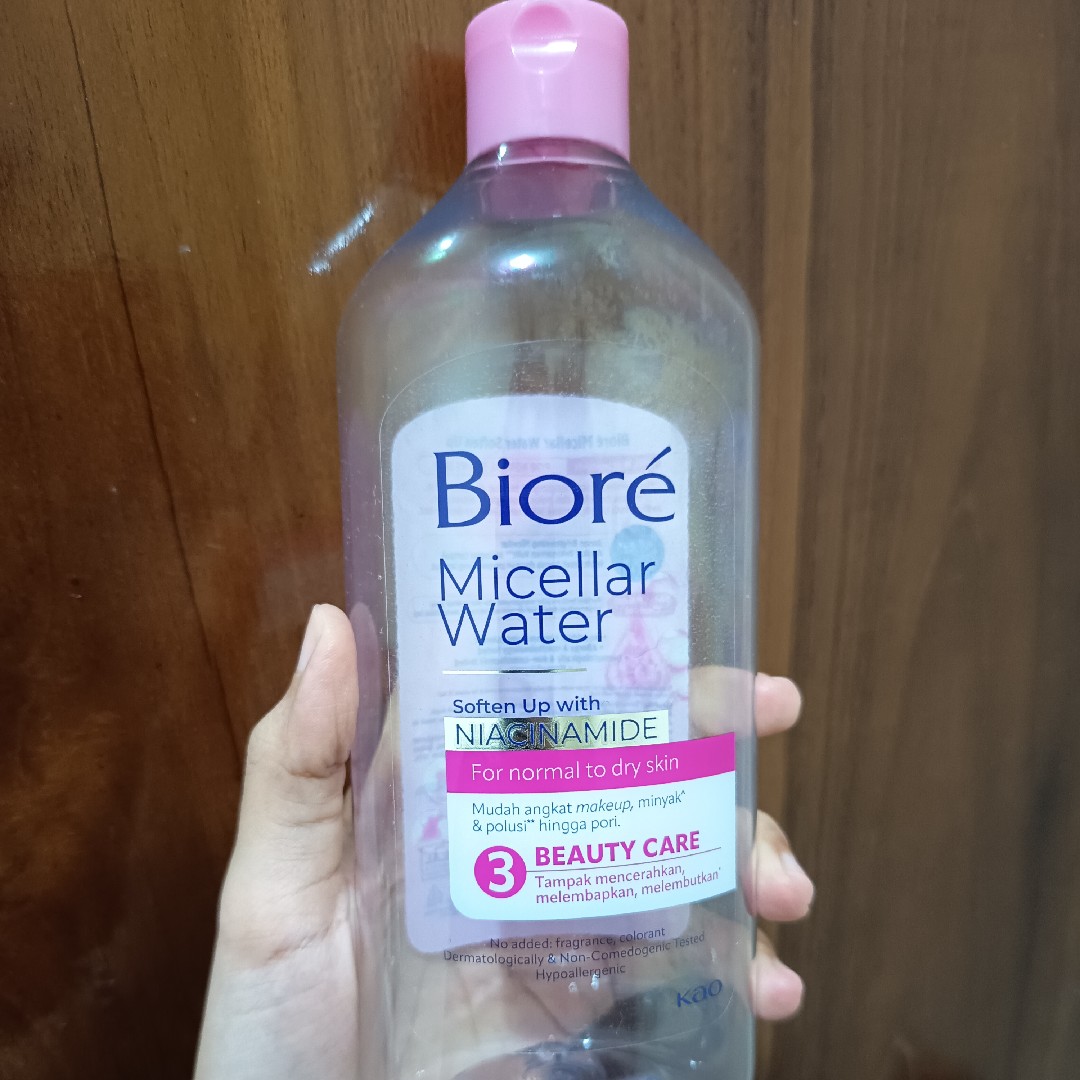 Micellar Water Soften Up imgfdn-e4fafc81-4a2d-4cc2-a167-5424681e3324
