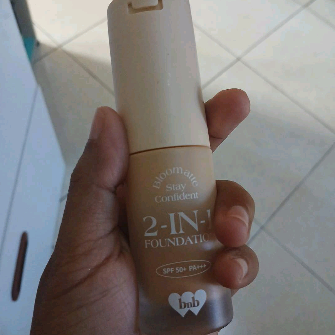 Bloomatte Stay Confident 2in1 Foundation - LN1 Seashell imgfdn-5922a8cd-8522-448c-a3b6-b47de8d8b2bb