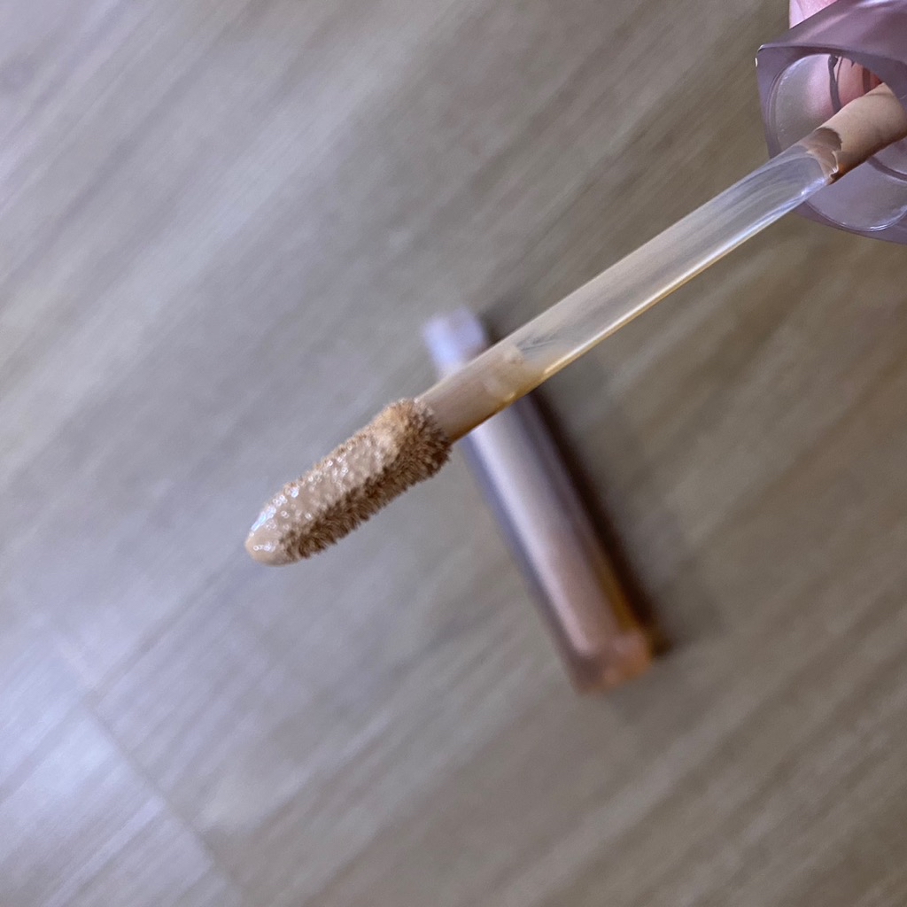Minimalist Serum Concealer - Biscuit imgfdn-e7fcb7bc-fa2b-4410-adcc-c22b2a3c3624