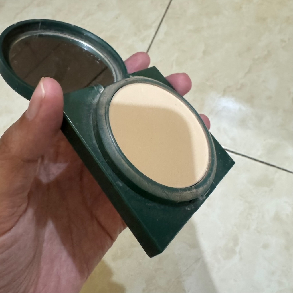 Blur & Cover Two Way Cake : Oil Control - Buttercream imgfdn-aa23b993-d041-4c84-b6de-2a91934e3aa9