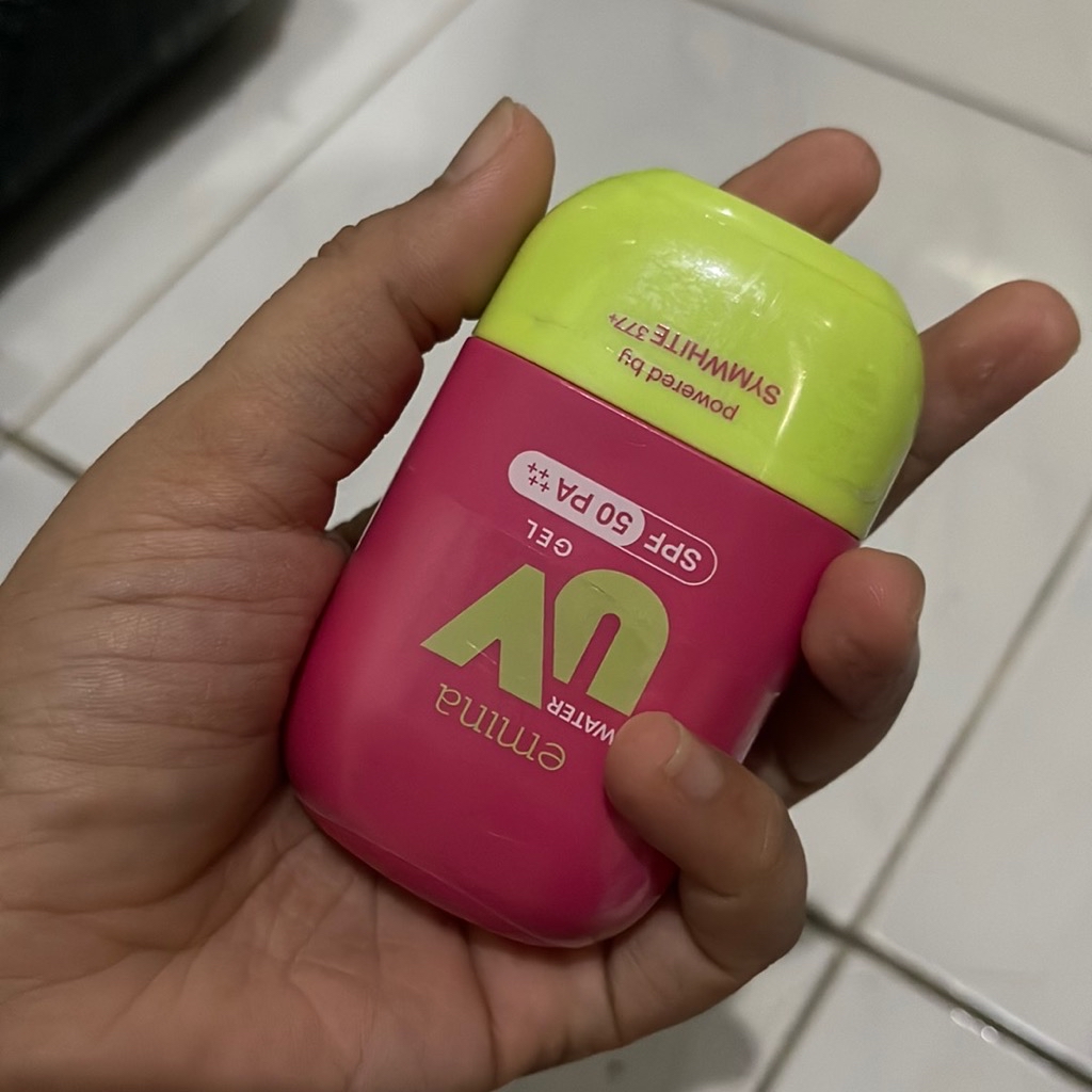 Emina UV Gel Sunscreen SPF 50 PA++++ - Water imgfdn-6dd85408-8833-4f3e-8882-53ffb3a4aa1a