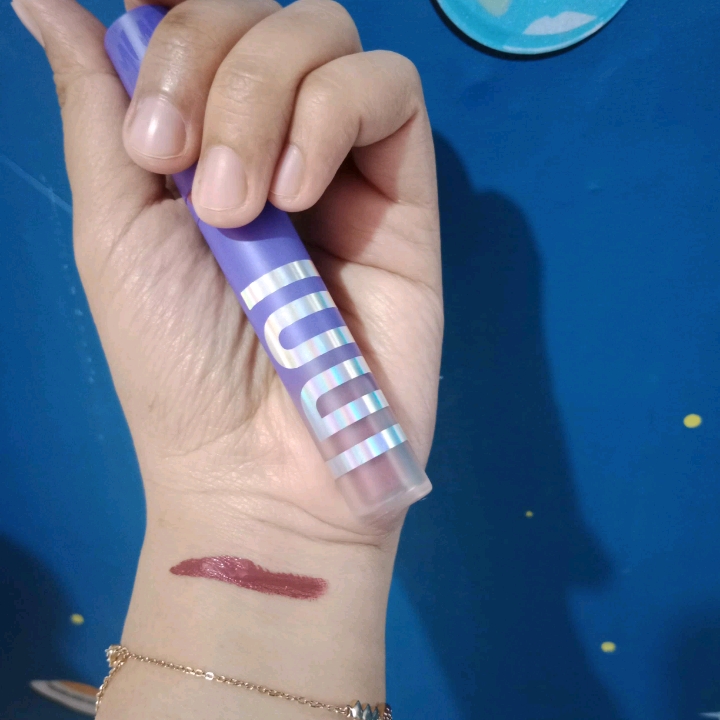 IDOL BLURRY Soft Lip Matte - Anomaly imgfdn-6117e8ef-8411-4231-a68a-2e78c3e9eb04