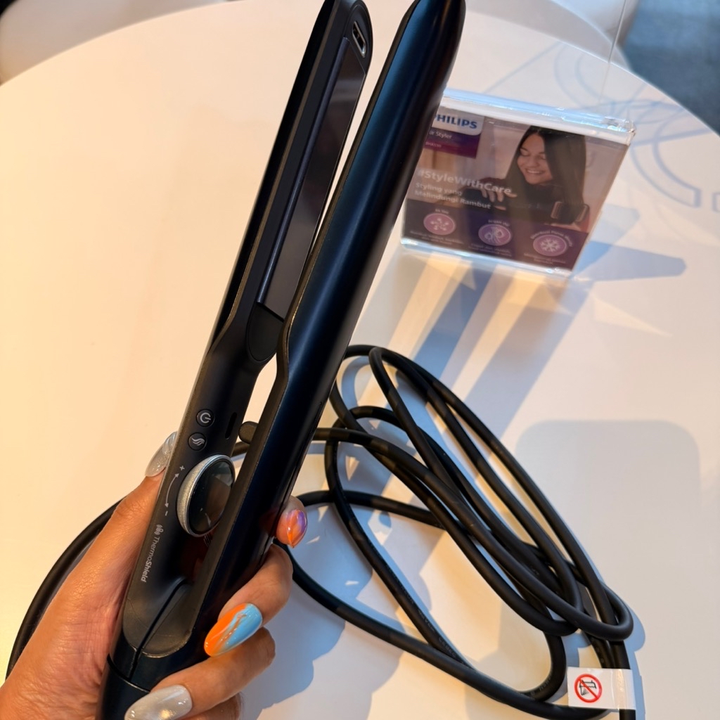 Straightener 7000 Series BHS732/00 imgfdn-c34f266b-8dd1-4272-b71e-d1f4ac1e7529