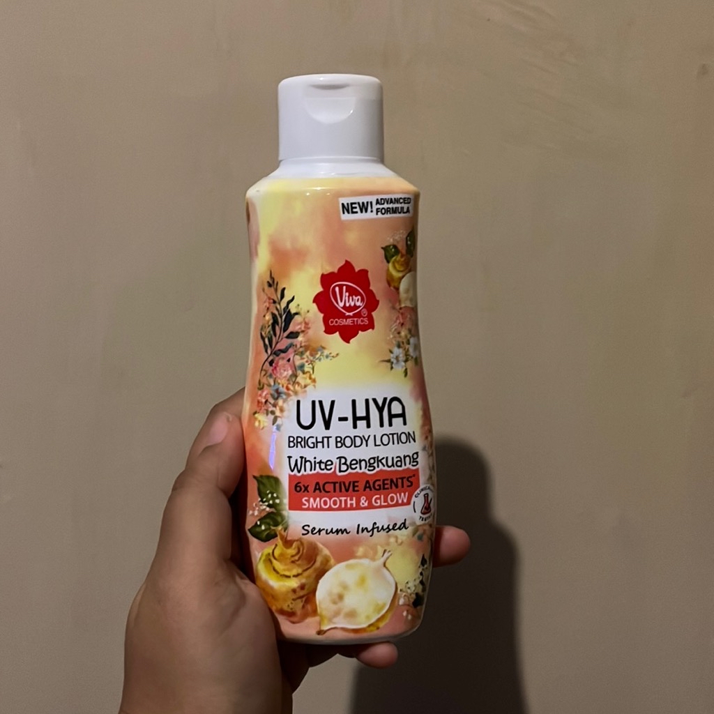 UV-HYA Bright Body Lotion - White Bengkuang imgfdn-5533aa00-502b-49f6-a35a-f4fdbad415aa