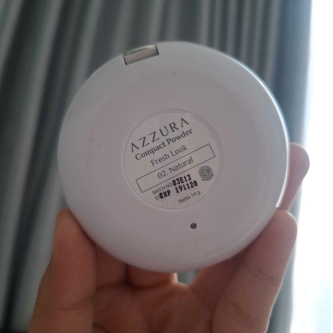 Compact Powder - Light Beige imgfdn-20c1161d-3a2d-4f45-9266-9bd973746898