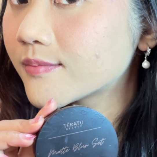 Matte Blur Set Translucent Compact Powder imgfdn-afff4e46-18fe-4705-9a70-a91b5d4857e7