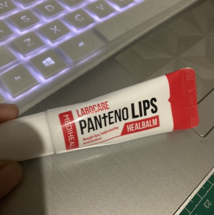 Labocare Panteno Lips - Healbalm imgfdn-be38af5a-8fdc-4d0c-9fbe-47ea7929091b