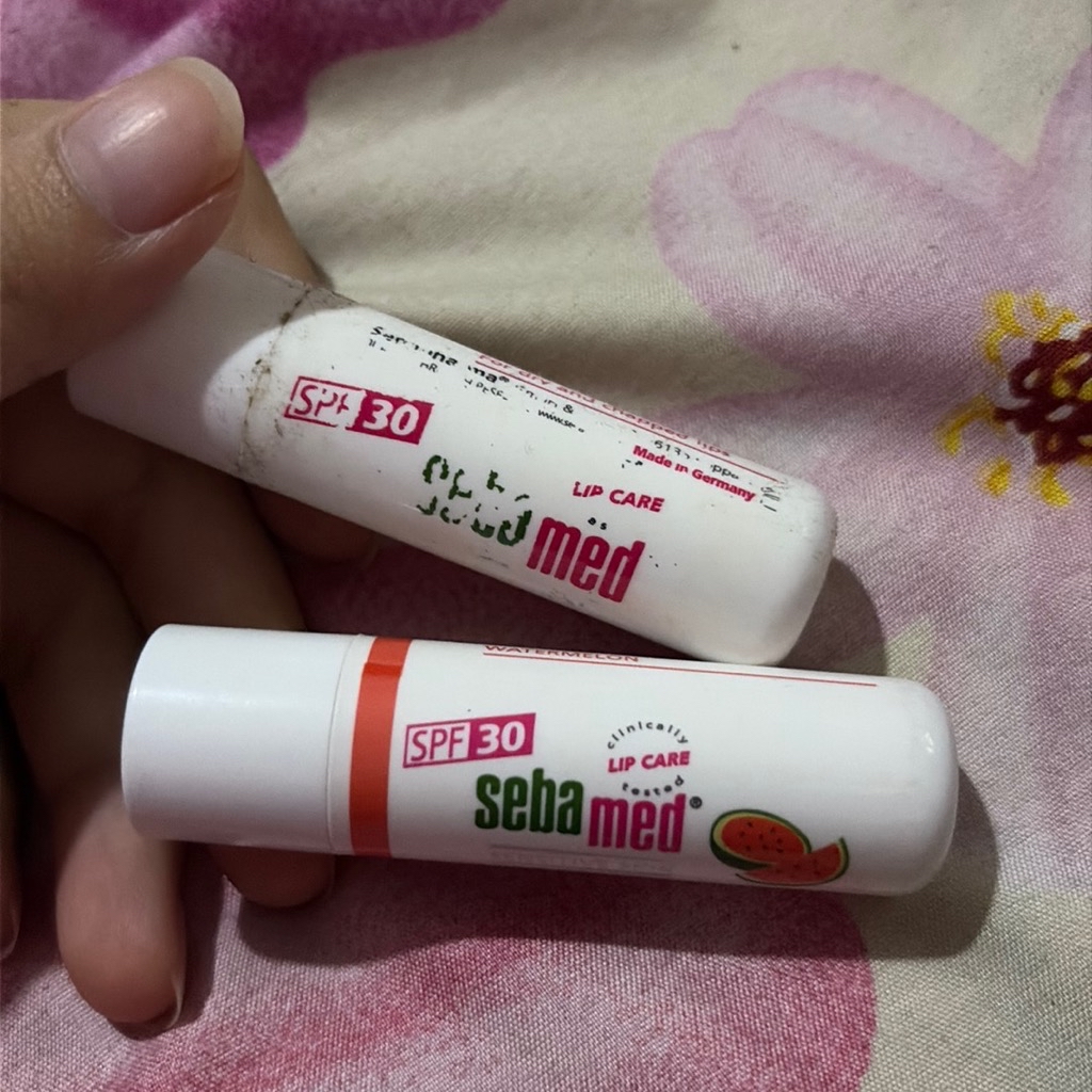 Lip Care SPF 30 - Strawberry imgfdn-45c35341-c0a3-4135-b894-139b5a1732cd