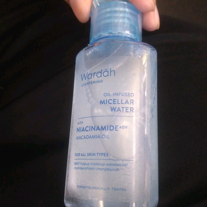 Lightening Oil-Infused Micellar Water imgfdn-820e2bb4-d643-43a8-bf38-667c5844b98f