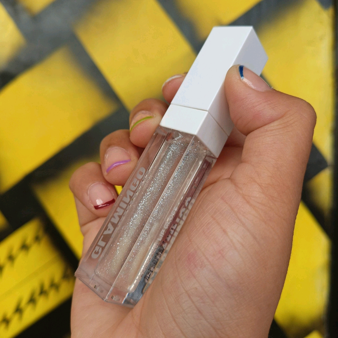 Faux Filler Extra Shine Lip Gloss - Glassy imgfdn-e8c2fbd0-218c-49ce-8d1c-c5f37fb4fed3