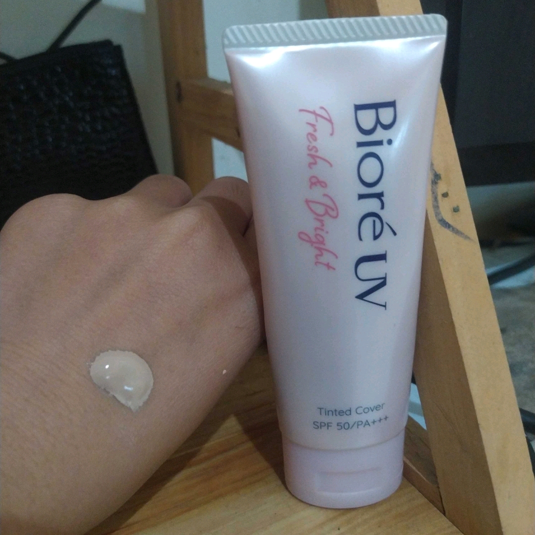 UV Fresh & Bright Instant Cover imgfdn-34aeed39-67f6-460e-92c7-1fb67ee636b1