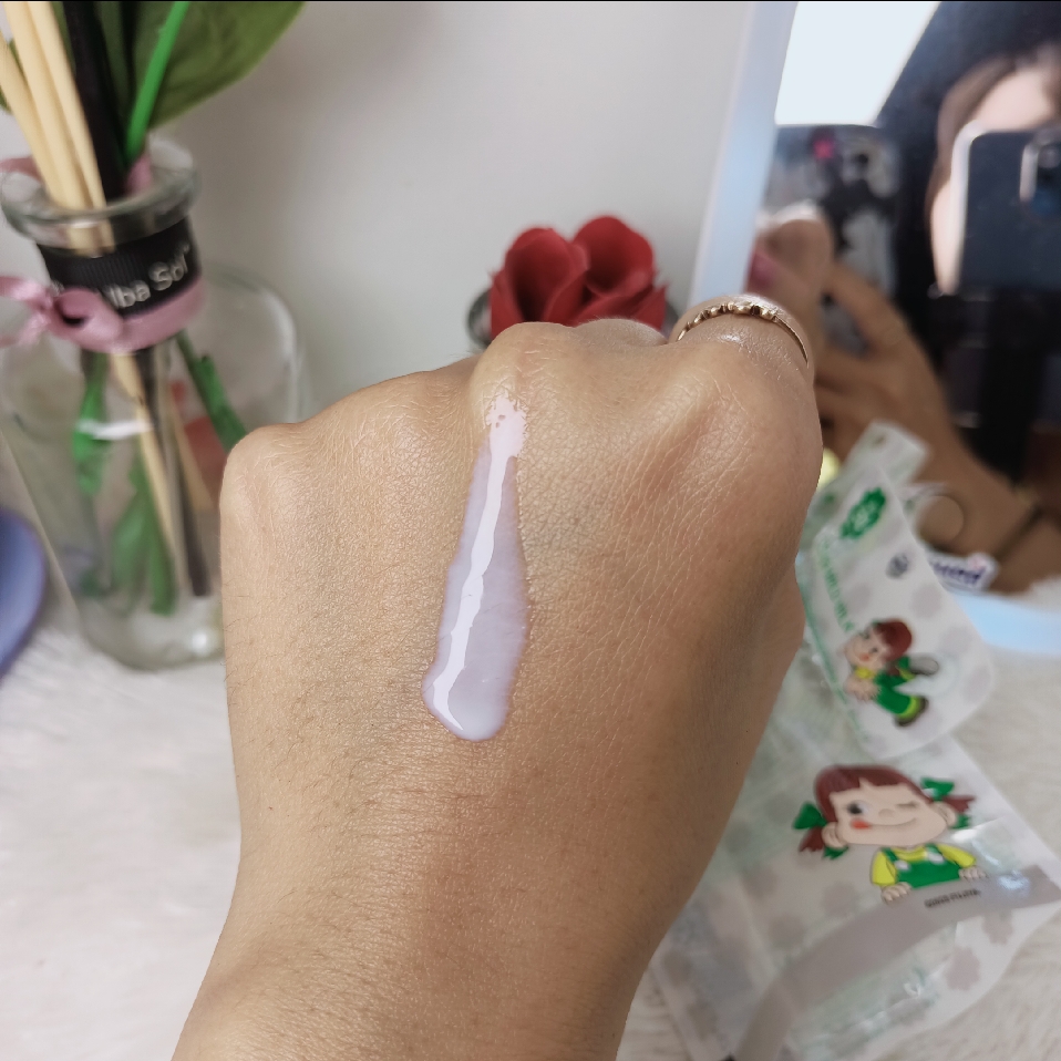 UV Mild Milk Natural Color imgfdn-63daecfc-fa37-4c95-a965-7b82a558fb07