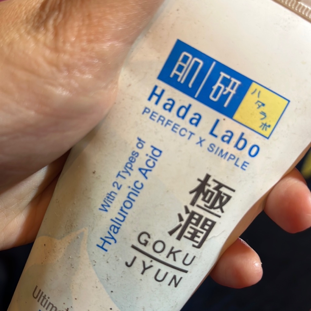 Hydra & Whitening Face Wash - Super Hyaluronic Acid imgfdn-c1b95e43-fe1e-40e0-8329-c92feb71d117