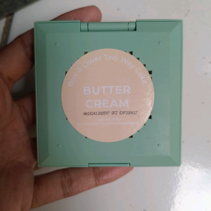 Blur & Cover Two Way Cake : Oil Control - Buttercream imgfdn-f0e1330e-a6de-4acd-8f4b-227d1efe4759