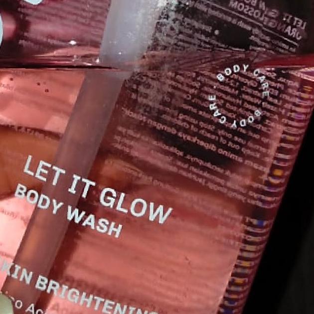 Let It Glow Body Wash Skin Brightening imgfdn-72c52e6b-61dd-4a01-b741-d035d553e23d