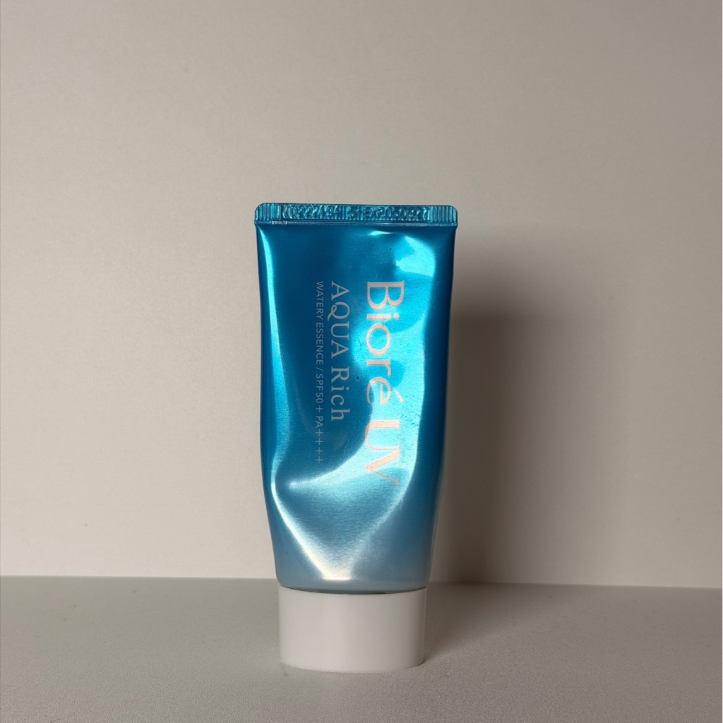 UV Aqua Rich Watery Essence SPF 50+ PA++++ imgfdn-81919042-ee56-47b2-bdf3-2aa6cc4d00ce