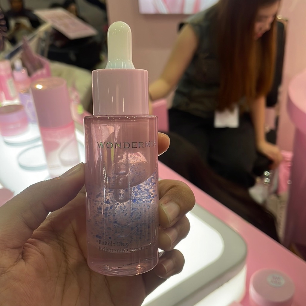 Bubble Burst Brightening Essence imgfdn-12ab540e-f7de-4eb0-abe8-2f74765cf811