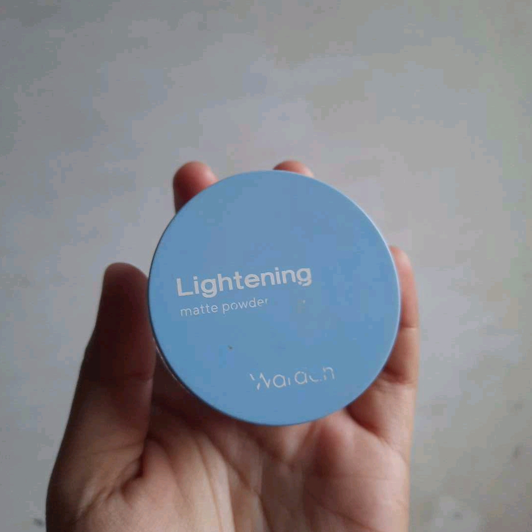 Lightening Matte Powder - 03 Warm Ivory (23W) - Reformulation in October 2023 imgfdn-5eacc186-2a36-4a8b-ba06-a00dee2fe2fd