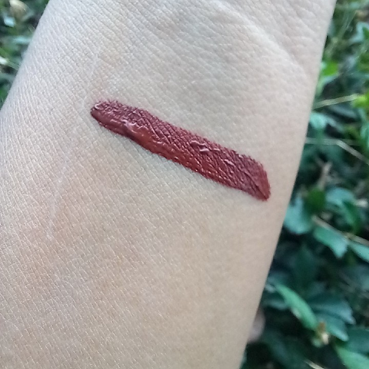 Oh My Glam Matte Kiss Lip Cream - 12 Scarlet imgfdn-3abdf87f-b8cb-4e49-b8cc-90877ab76b97