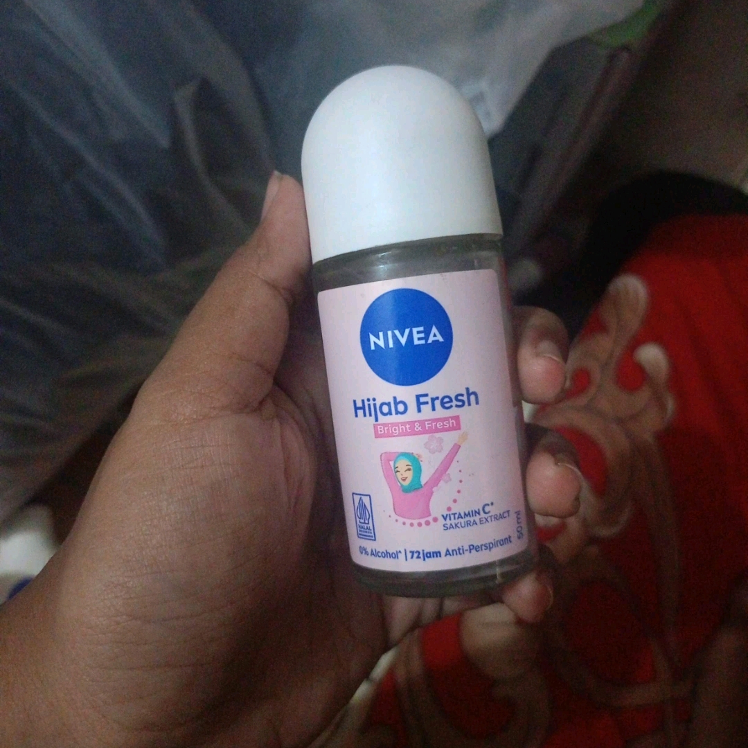 Brightening Hijab Fresh Deodorant Roll On imgfdn-05304a87-f73a-4e38-af63-a81fb7769c86