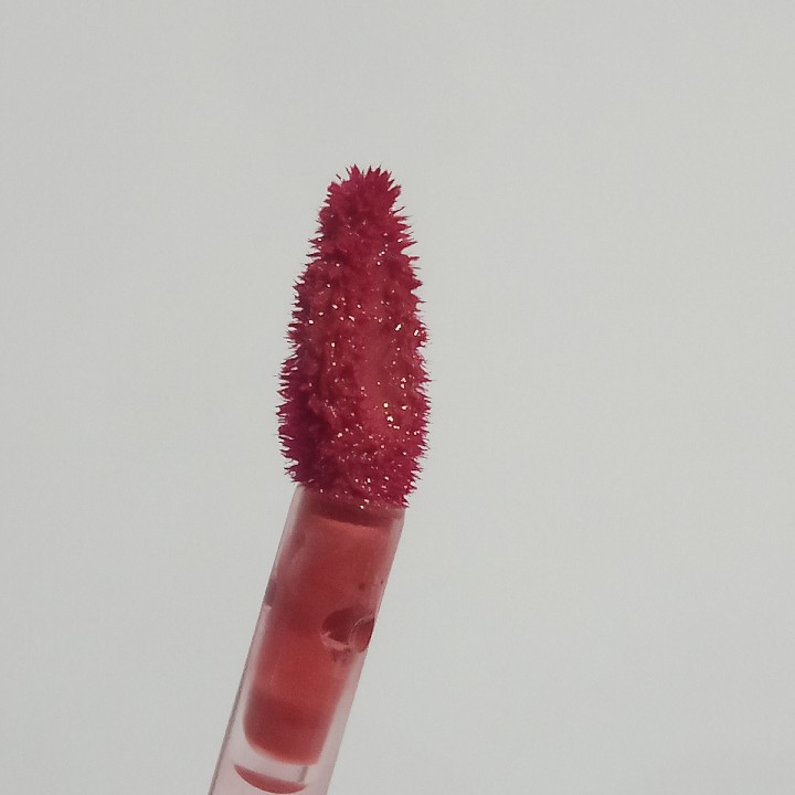 Plush Lip Tint - Opera Night imgfdn-42baa7ff-96e7-46aa-82c1-89850a7b5e6f