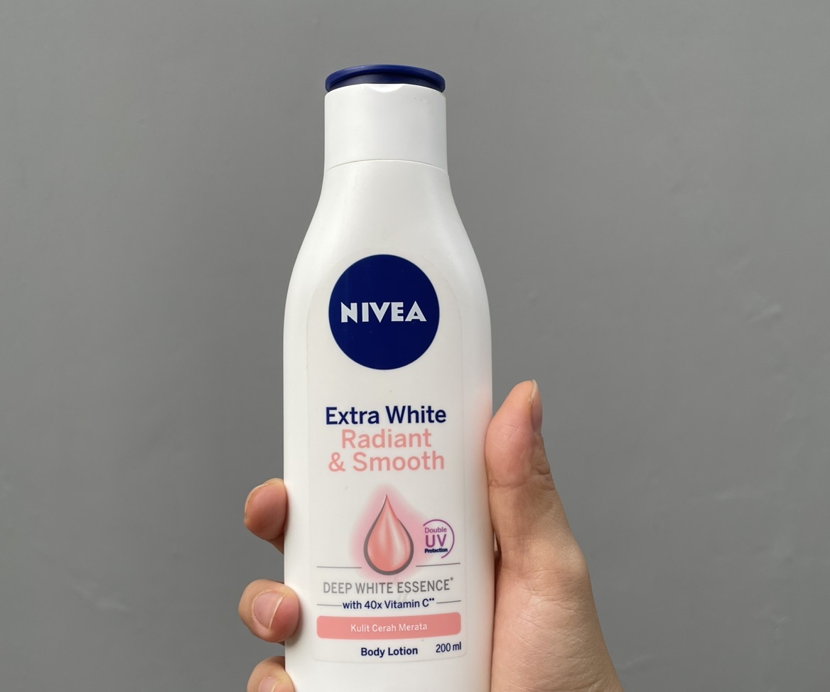 Extra White Radiant & Smooth Lotion imgfdn-8205c2b5-4c56-4df2-af78-100109be75f8