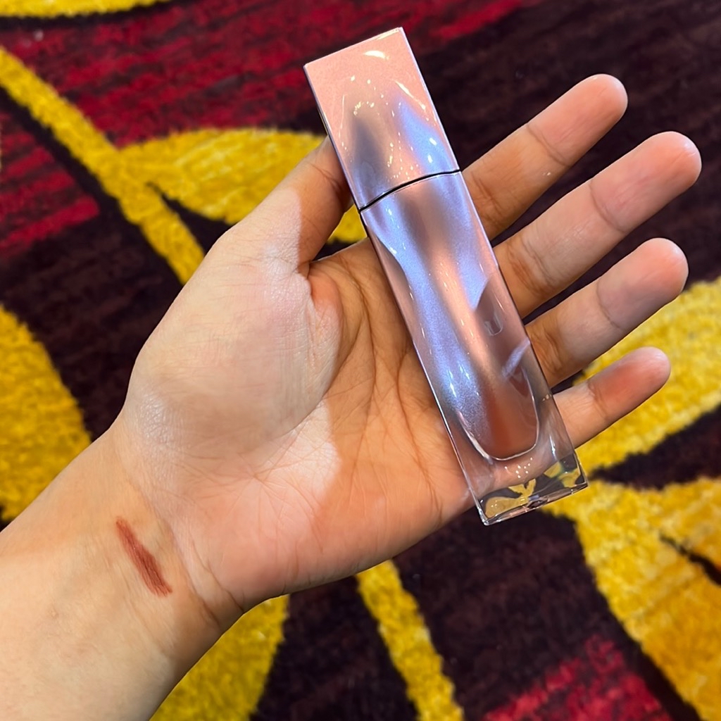 Nebula Velvet Lip Cream - 02 Aurora imgfdn-8a3f9174-f8c3-4a5b-a280-302bff2bc39b