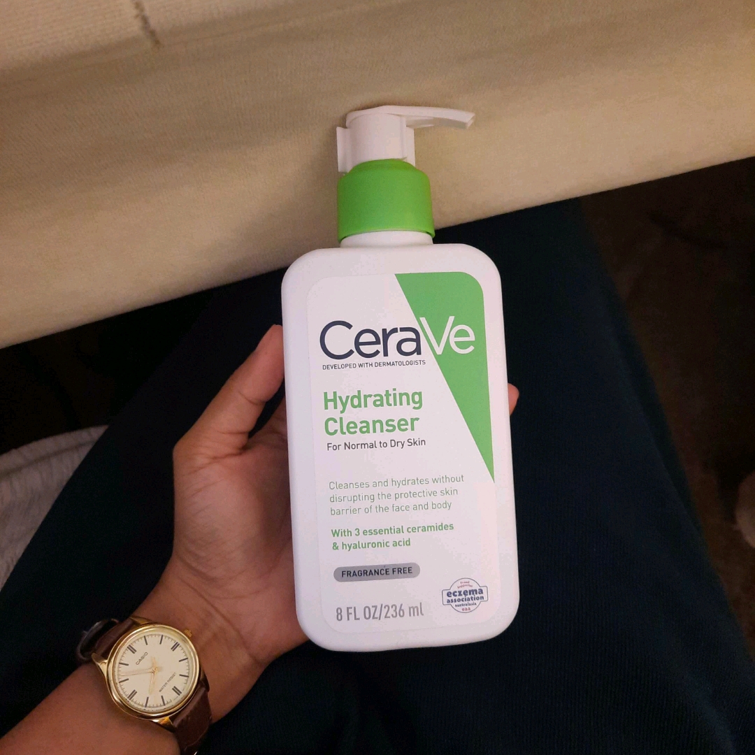 Hydrating Cleanser imgfdn-e2d22562-78cd-464e-ae50-57309c23edd8