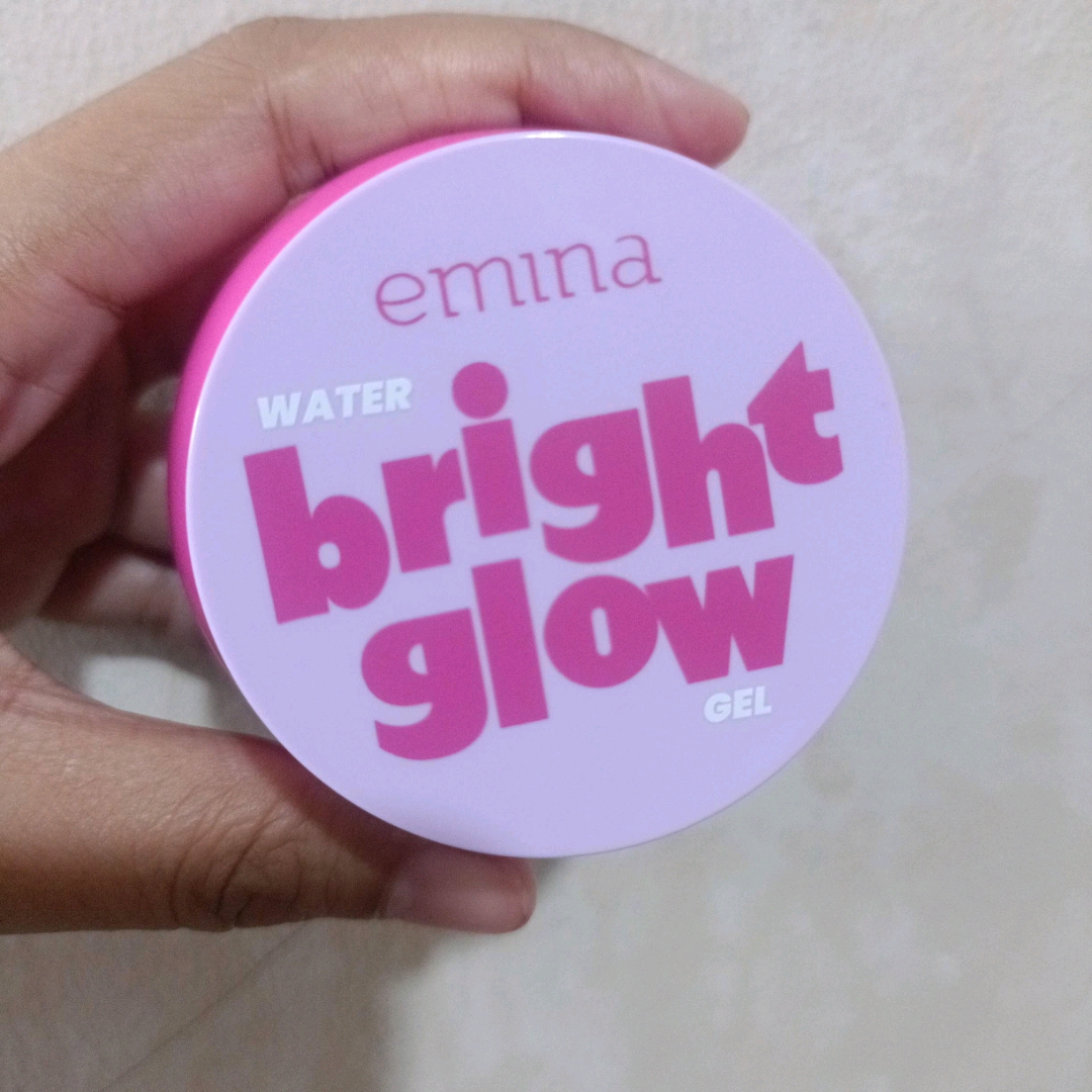Water Bright Glow Gel Moisturizer imgfdn-1502c7e3-6946-424f-af82-5d35d3c5cb70