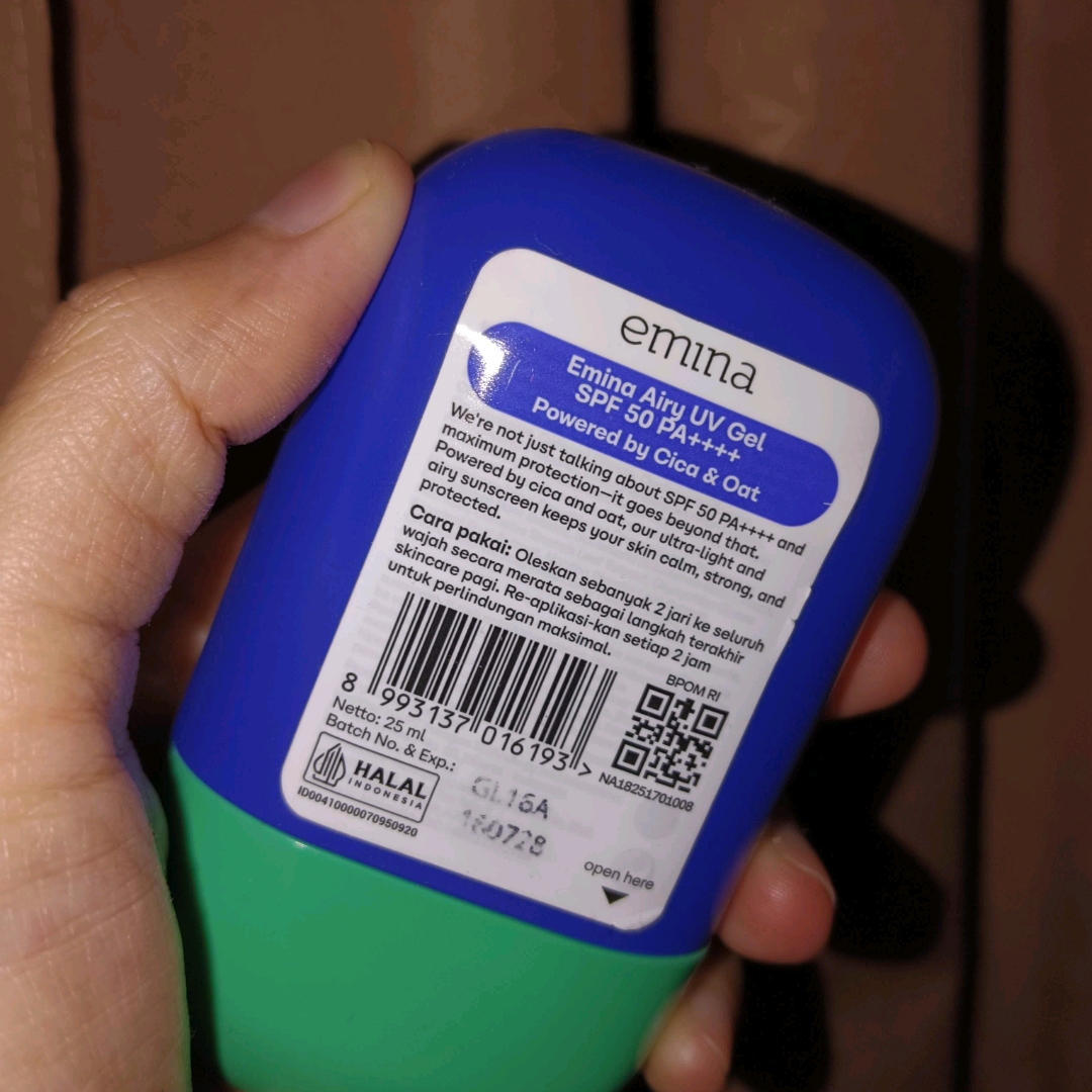 Emina UV Gel Sunscreen SPF 50 PA++++ - Airy imgfdn-b4973bc6-6207-4de4-a136-1b1a3409f0c9