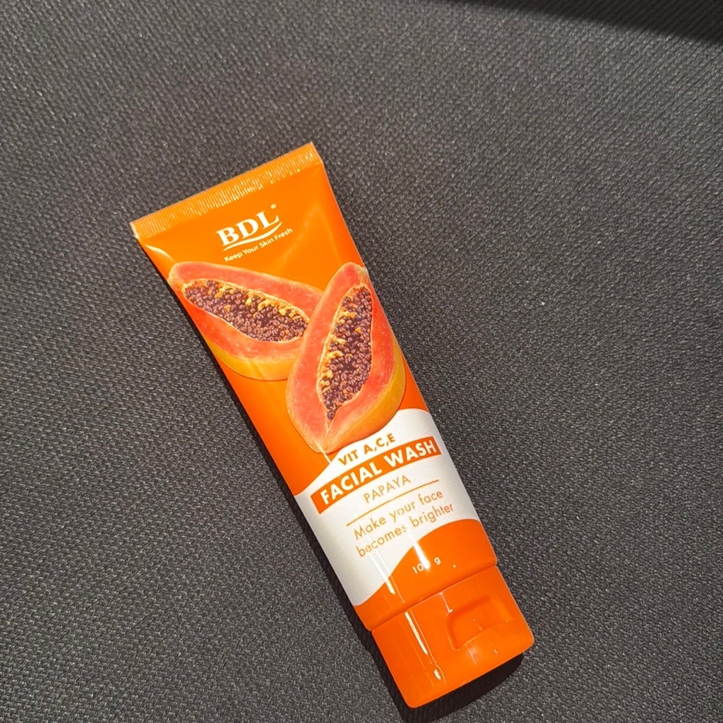 Brightening Facial Wash - Papaya imgfdn-773200c8-071a-456f-b116-73df40a96f6b