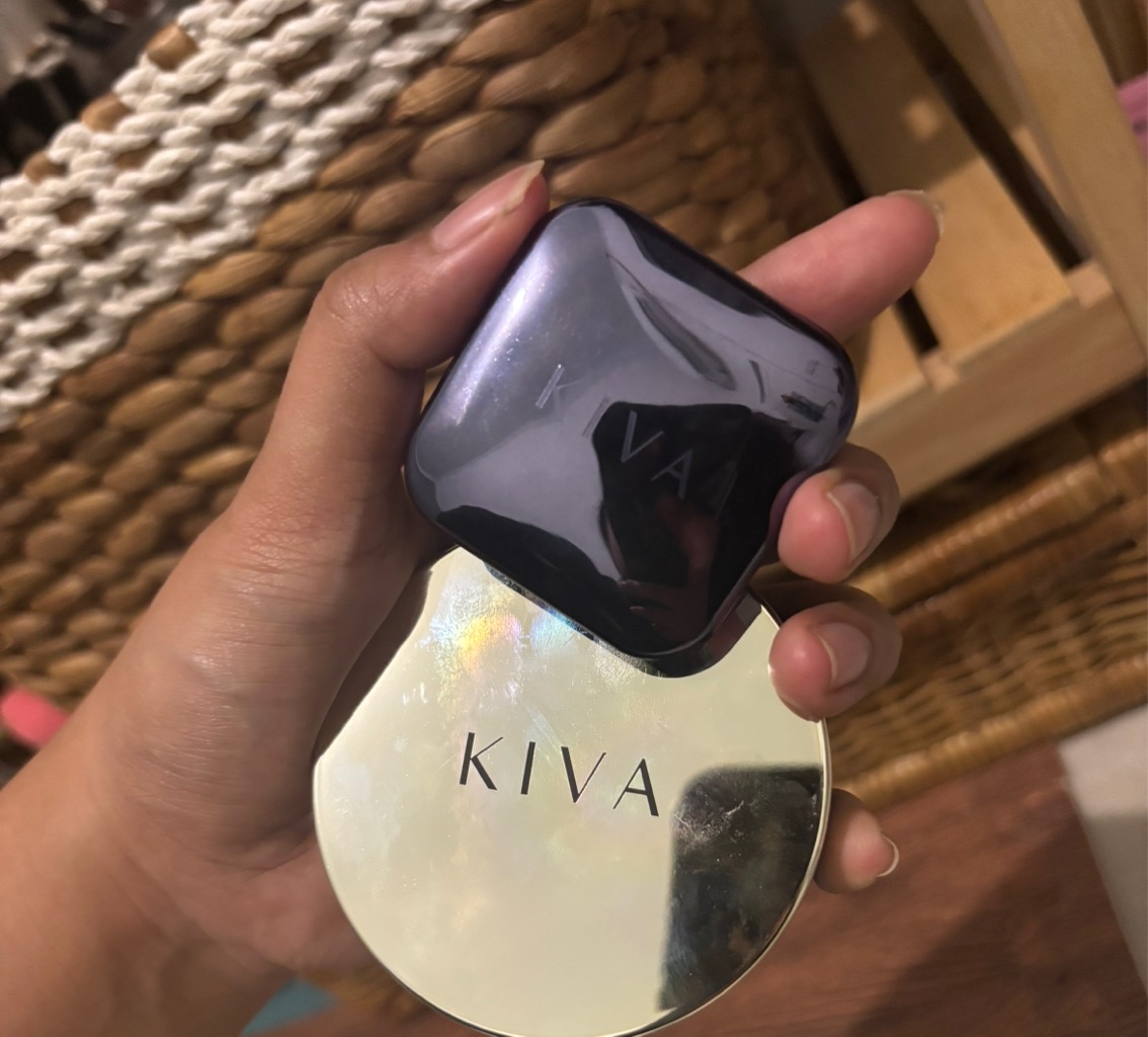 Iconic Glow Highlighter - Pearl Luminance imgfdn-a57fce38-08da-4299-9a7b-adcb89a796be