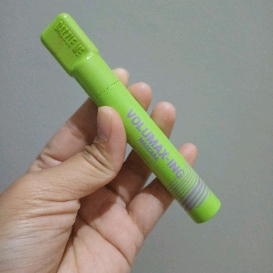 Lock & Pop! VoluMAX-ing Mascara imgfdn-09a57ba4-2764-4ad9-9423-0abaaf002c8e