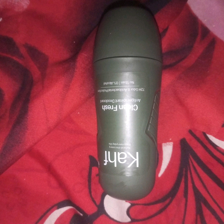 Antiperspirant Deodorant Roll On - Clean Fresh imgfdn-567455b9-96bd-415b-83e4-eb7a374436d9