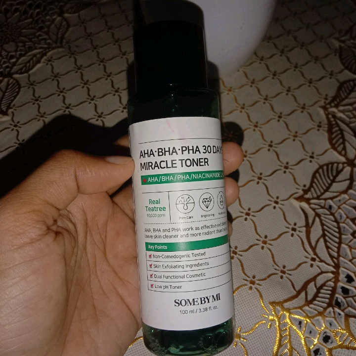 AHA BHA PHA 30 Days Miracle Toner imgfdn-948a04fb-596f-4b75-9d1a-7bdccf15768b