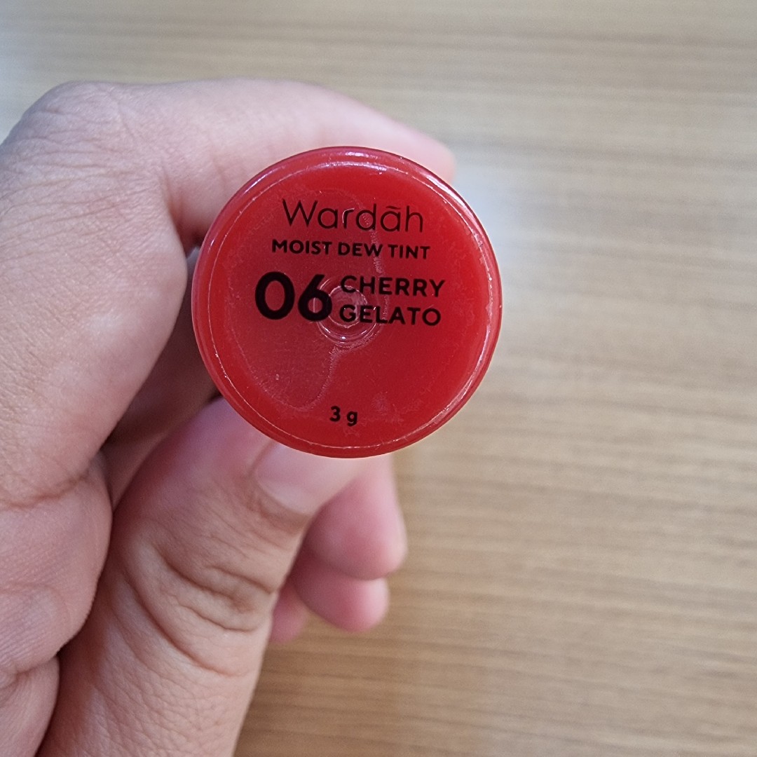 Moist Dew Tint - 06 Cherry Gelato imgfdn-a22e88a5-cf36-429e-b9ce-90d1fa648c5b