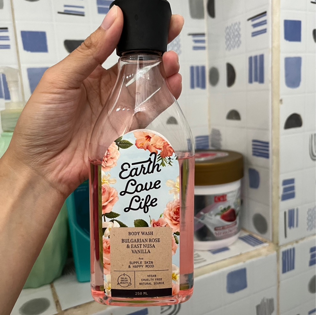 Body Wash - Bulgarian Rose & East Nusa Vanilla imgfdn-d516b9d3-26ff-4246-9a87-530cd399d609