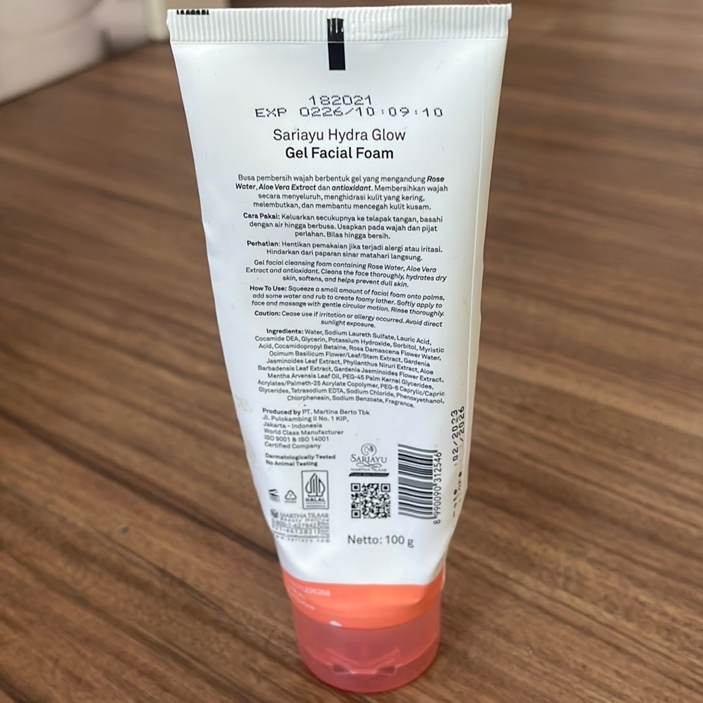 Hydra Glow Gel Facial Foam imgfdn-3aa23f72-b304-4db5-bc00-74ce823383dc