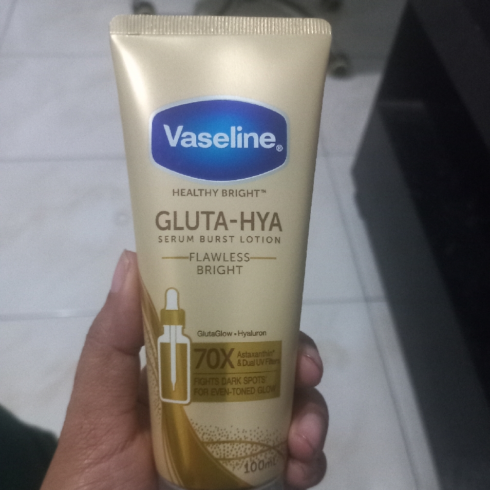 Healthy Bright Gluta-Hya Serum Burst Lotion - Flawless Bright imgfdn-209f828c-b41c-4f11-a026-c8300f37e4fb