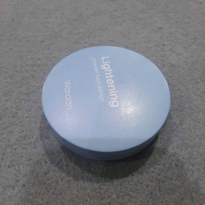 Lightening Powder Foundation Light Feel - 01 Golden Sand (43W) - Reformulation in October 2023 imgfdn-2c043863-577b-48e9-aeb9-87194e508d55