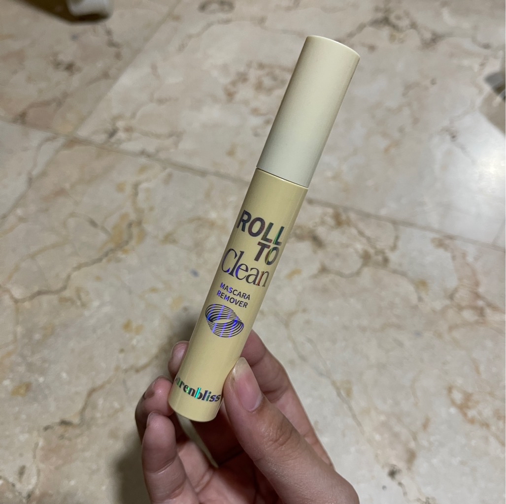 Roll To Clean Mascara Remover imgfdn-df1ac4ae-24ba-4c60-8138-cf5f64c12de7