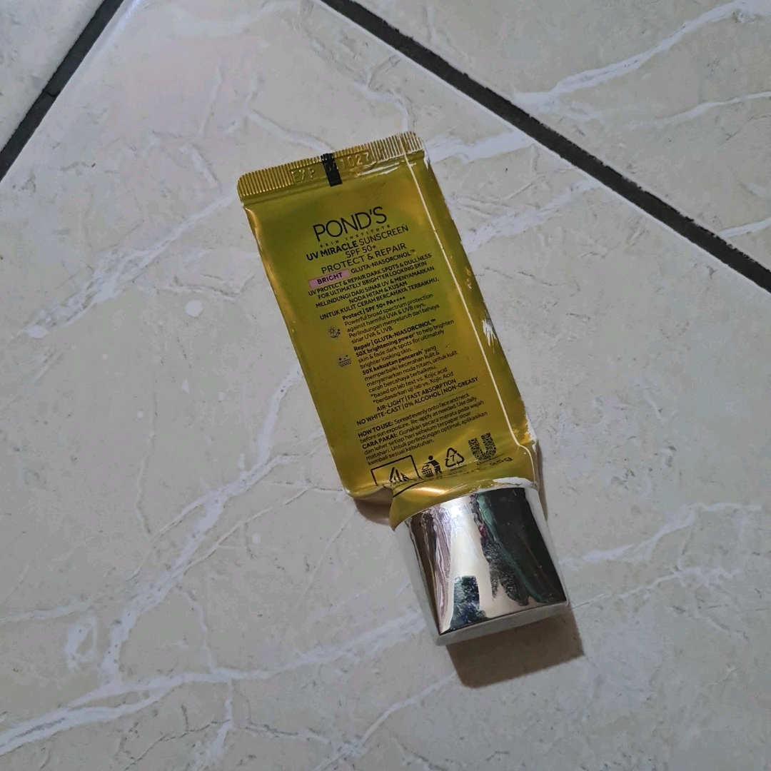 UV Miracle Protect & Repair Sunscreen Bright SPF50+ imgfdn-0d8fdf5c-c16b-4ee9-9423-d444a159f9ef