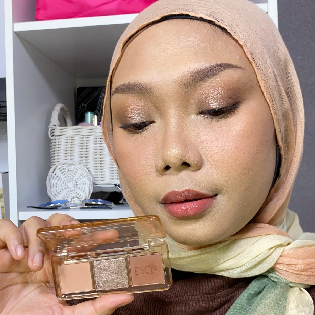 Glaze Eyeshadow Trio - Moment for Life imgfdn-6e0d4cf6-f82c-4f7b-abcb-859f9b418442