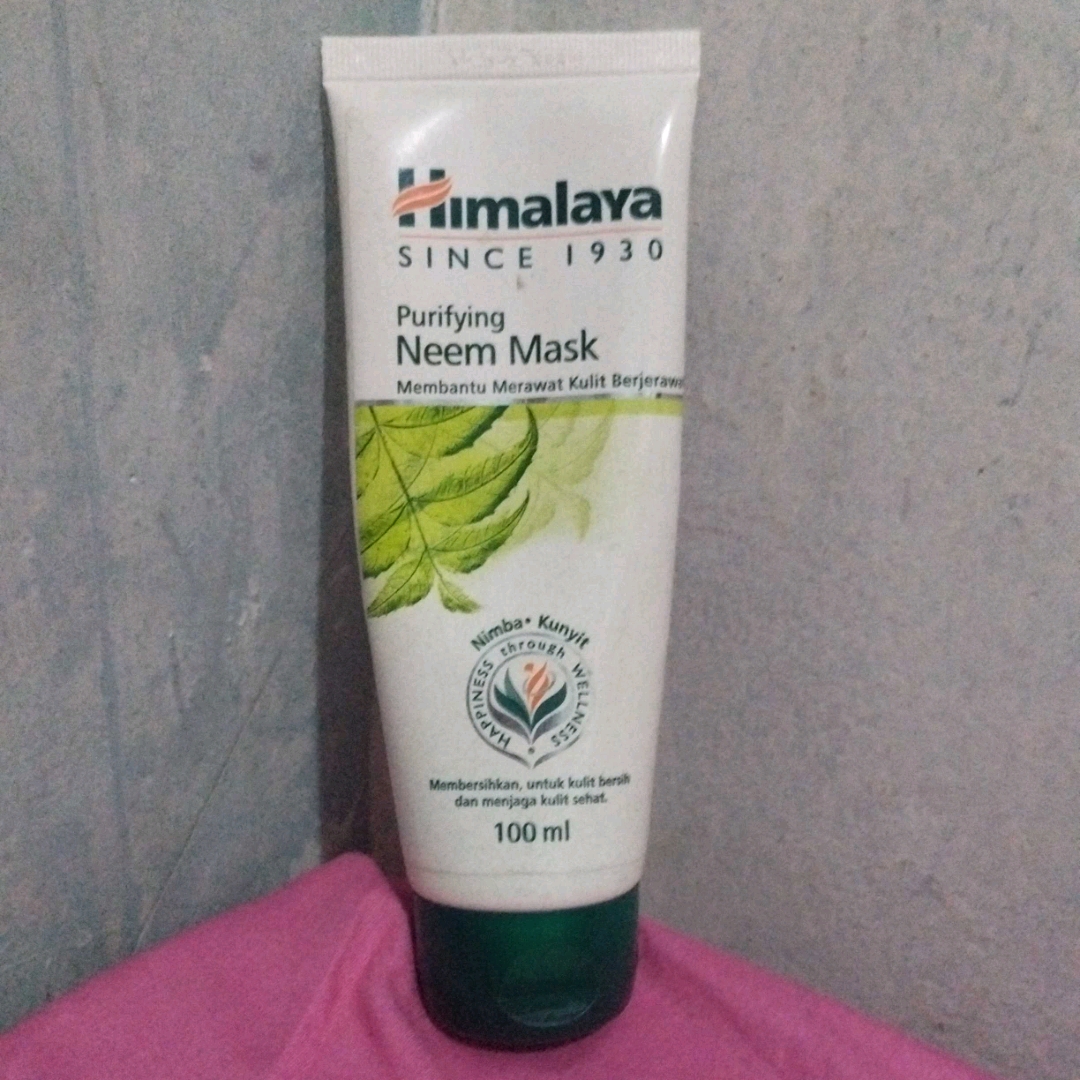 Purifying Neem Mask imgfdn-6190ba57-407c-4e04-9370-c0858d018821