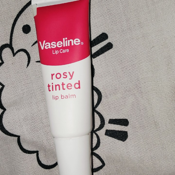 Lip Therapy Tube - Rosy Tinted imgfdn-f44e78b2-d06a-47a2-aa3f-a661f7f747ef