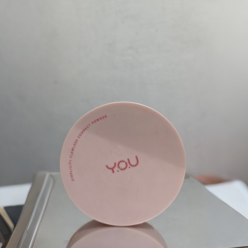 Simplicity Flawless Compact Powder - Neutral Sand imgfdn-12bf09ff-70b9-4c9b-9abc-1a4dde0ba705
