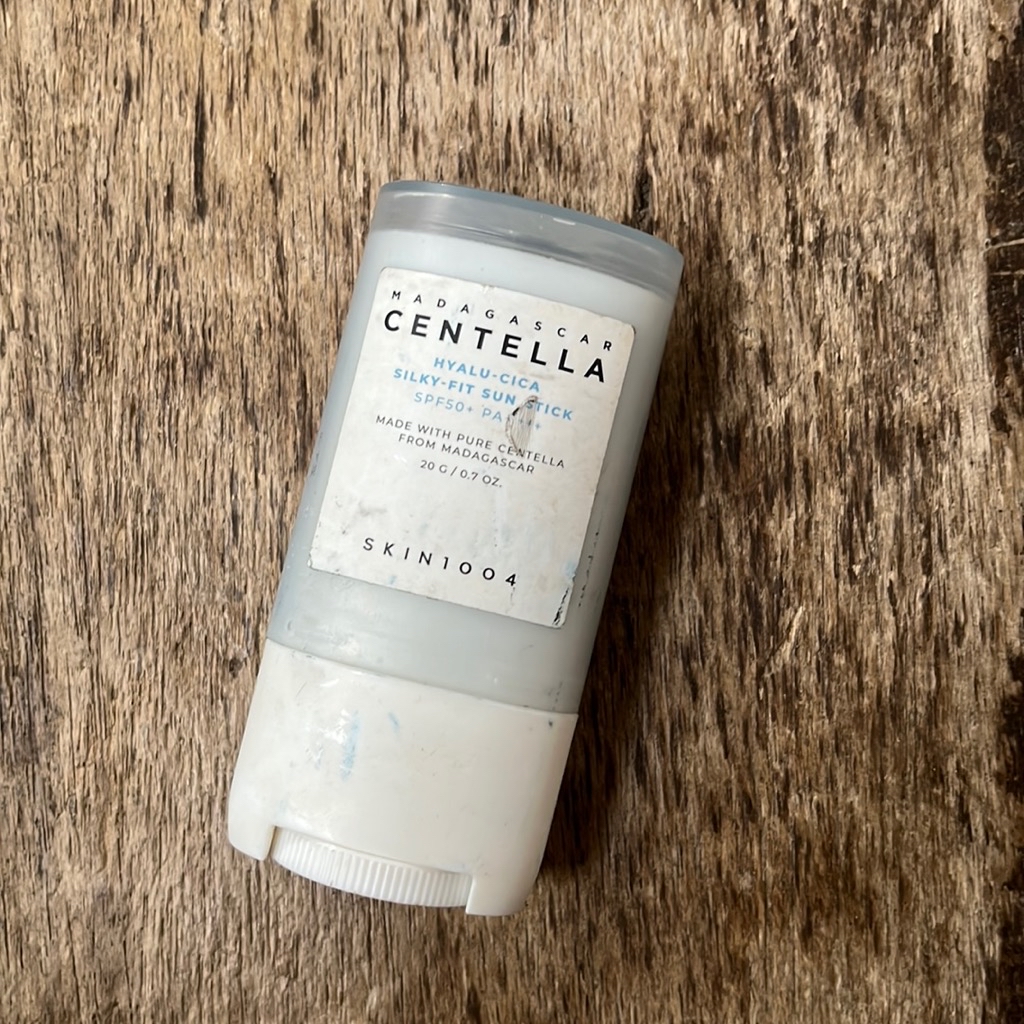 Hyalu Cica Silky Fit Sun Stick imgfdn-f9dd45a2-d8f5-4740-9dbb-d6fe564422b3