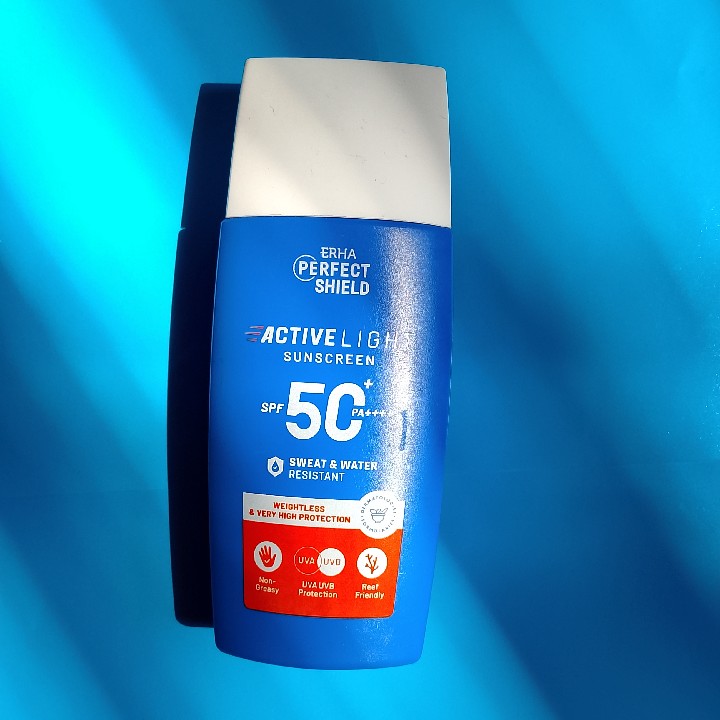 Perfect Shield Active Light Sunscreen SPF 50+ PA++++ imgfdn-0e289d6d-4a44-4fe6-b378-5652323b0de4