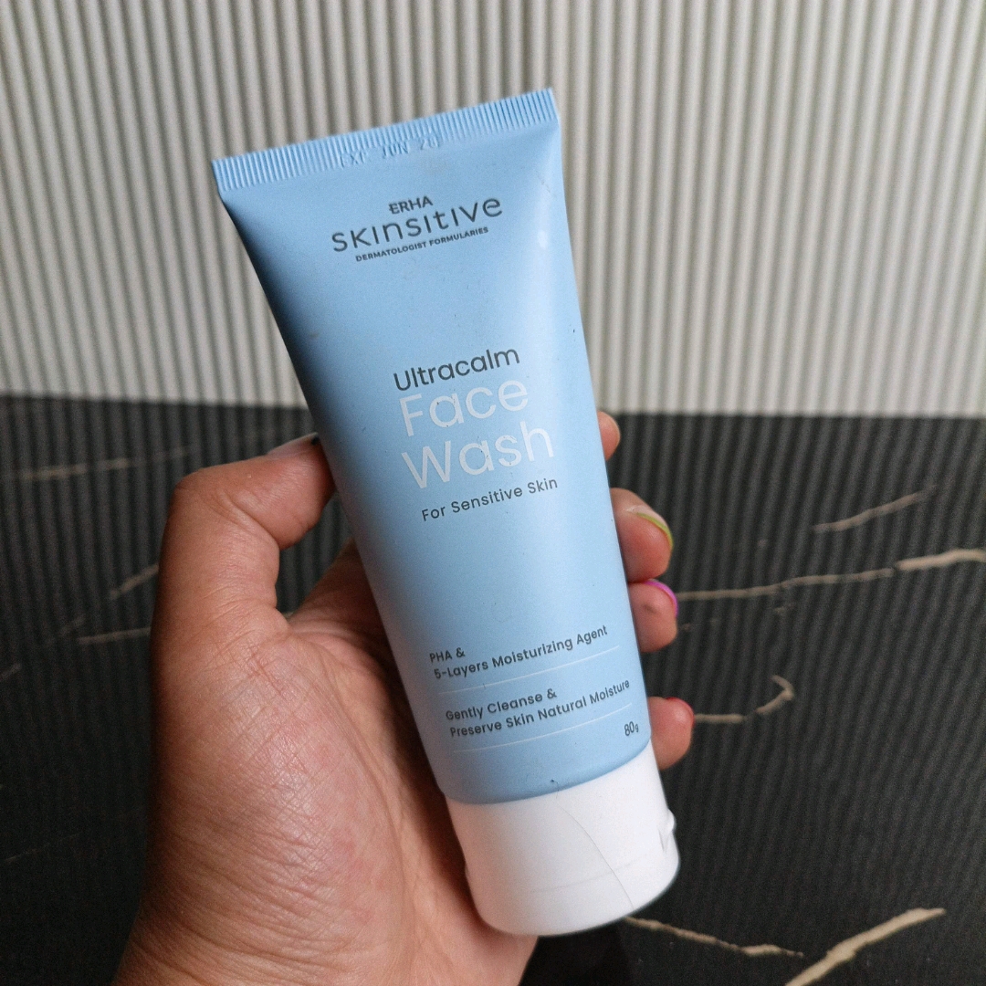 Ultracalm Face Wash imgfdn-5016d50c-1b5f-4947-a6e6-f3db0f7ed4a3